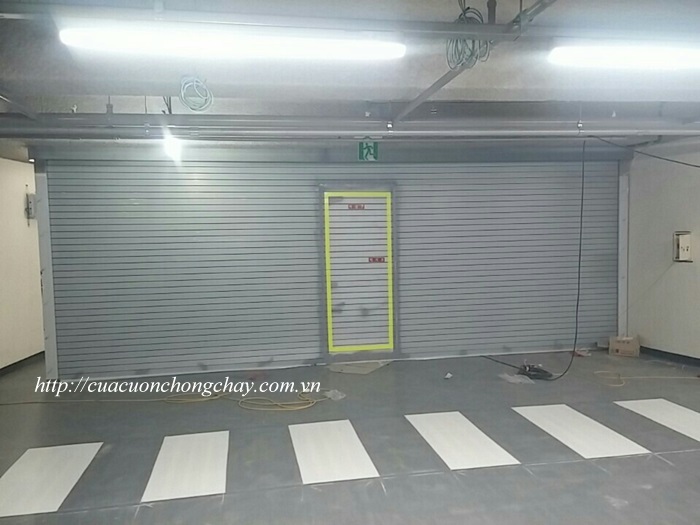 Rolling doors against fire, fire-fighting commercial centers
